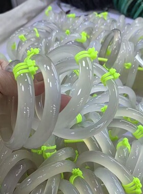 冰种马料香槟金玉髓扁条手镯玛瑙女款冰透白月光正圈玉镯供货