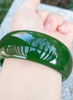 和田加宽加厚女玉手镯菠菜绿镯翡翠色玉手镯玉石玉镯