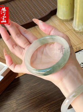 天然新疆天山翠手镯雪翠翡翠色飘花玉镯冰翠女款金丝玉圆条扁镯