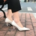 FAN anh em giày cao gót nữ 2019 xuân mới hoang dã chuyên nghiệp giày đế bằng da stiletto mũi nhọn giày đế thấp - Giày cắt thấp