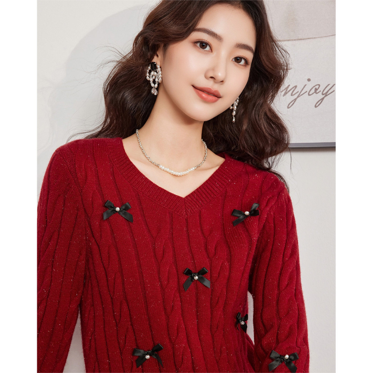 IEF/爱依服2025年冬季红色蝴蝶结甜美风毛衣女时尚V领喇叭袖线衫,淘宝优惠券,粉丝福利购,淘宝优惠卷