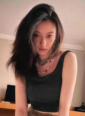 珍珠撞色项链高级感时尚长款毛衣链小众秋冬日常百搭新款颈链颈饰