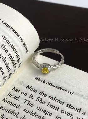 S925银轻奢高级感小方糖黄锆戒指