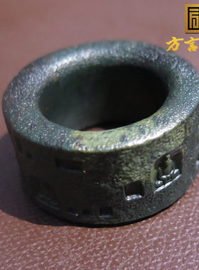 方言和田玉精品珍藏级新疆玉龙河沙枣青籽料俏雕佛窟22mm男扳指X5