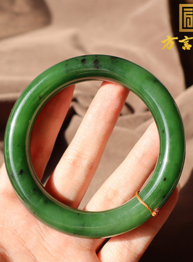 俄罗斯菠菜绿碧玉57mm胖圆手镯