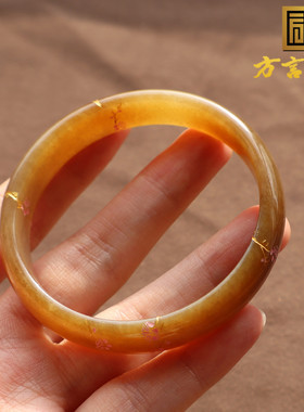 新疆且末黄糖玉54mm桃花描金手镯