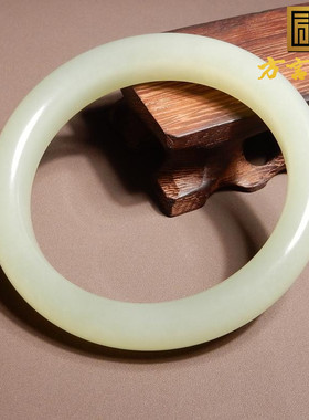 方言青海老坑料无结构晴水色手镯