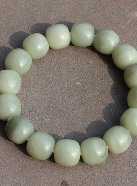 放漏方言和田玉珍藏级俄料细腻油糯白玉翠青色13mm直切珠手串A8