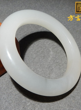 青海老坑料白玉手镯子