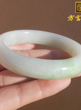 震惊了方言和田玉俄罗斯老坑料油润细腻白玉带翠内径56mm玉手镯s2
