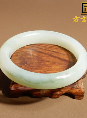 新疆且末带翠青57mm女士精品手镯