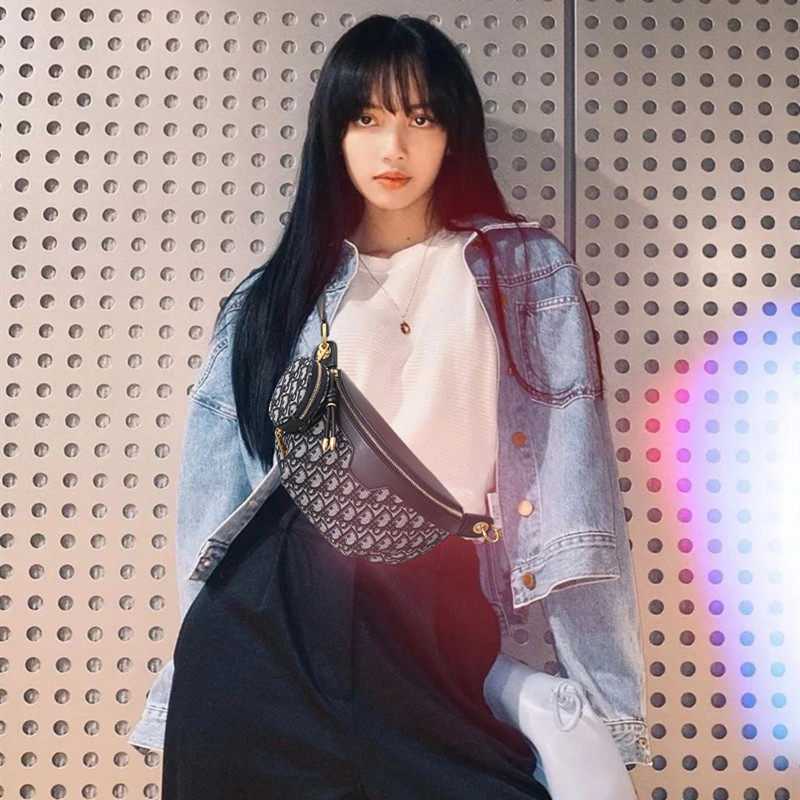 2020新款斜挎胸包女休闲ck潮单肩包 花田村女士包袋