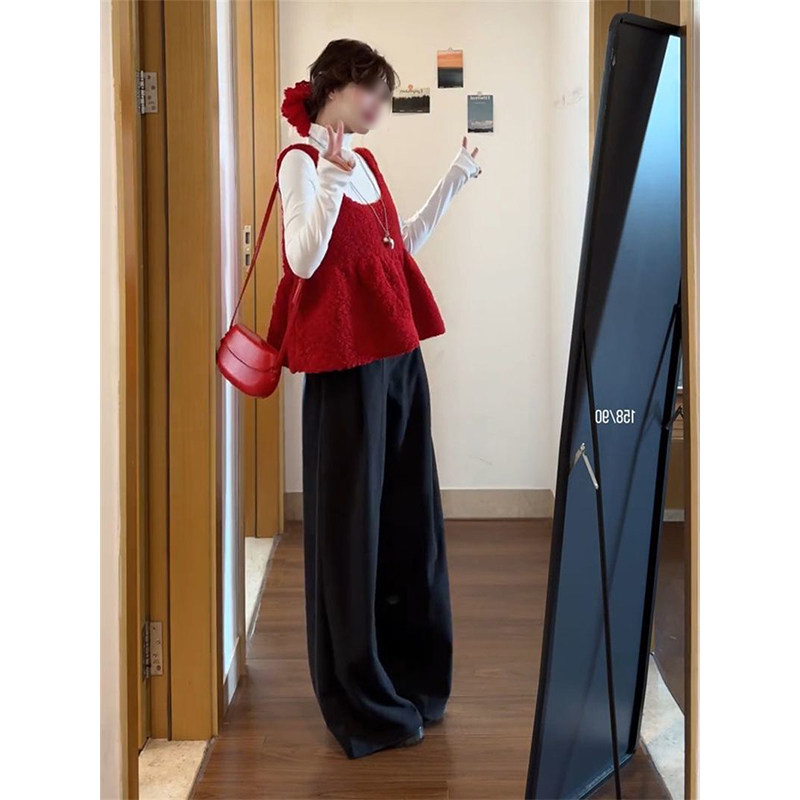 法式甜美减龄气质红色吊带背心女学生秋冬新款长袖打底衫两件套装,淘宝优惠券,粉丝福利购,淘宝优惠卷