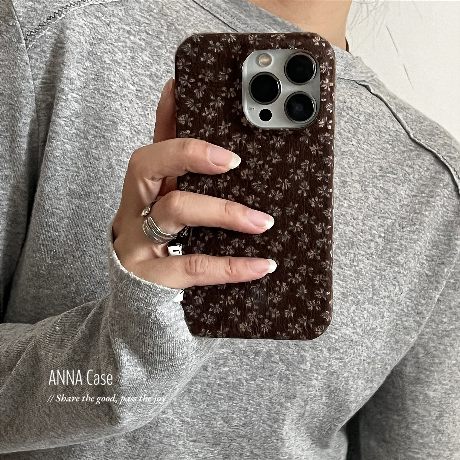 ANNACASE秋冬田园布艺棕色小碎花适用苹果17promax手机壳iphone17少女15pro新款16全包16promax防摔保护套14 - 图0