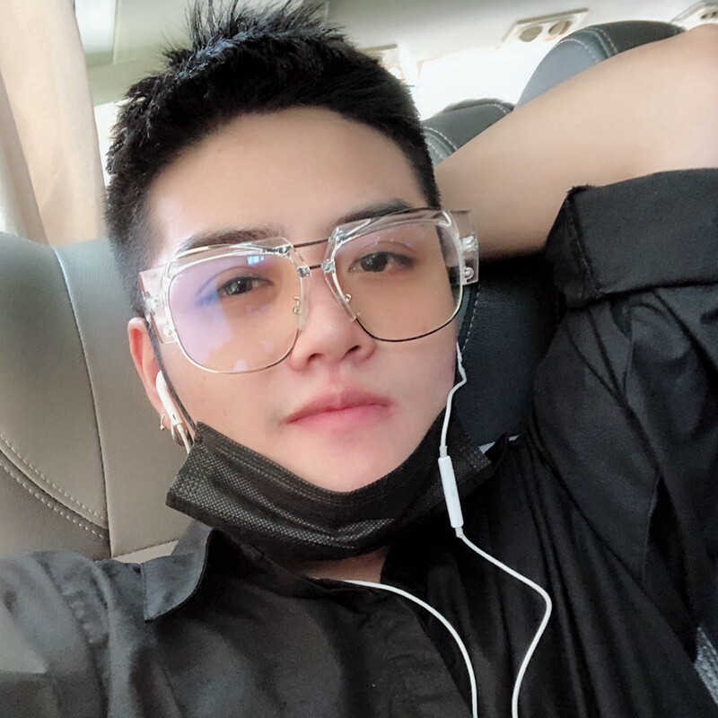 big glasses frames trend