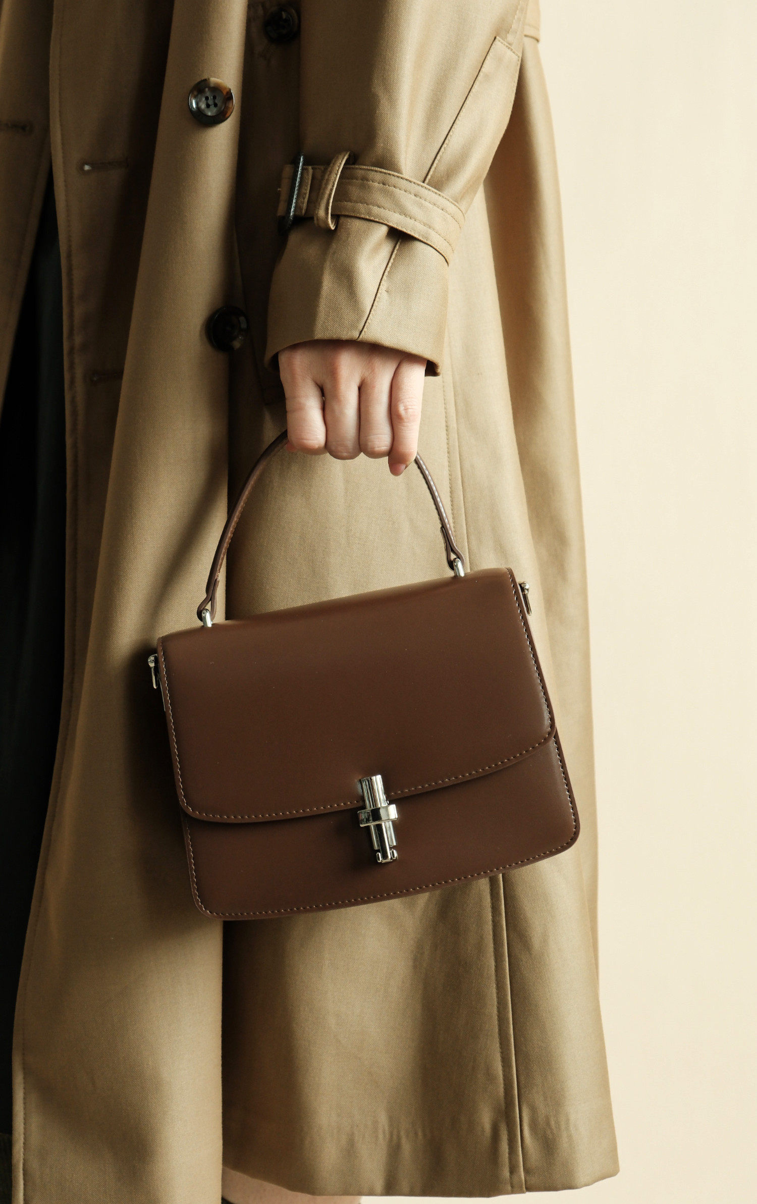 【EZRO】高级感开边珠牛皮真皮独特锁扣斜挎手提小方包设计百搭女,淘宝优惠券,粉丝福利购,淘宝优惠卷