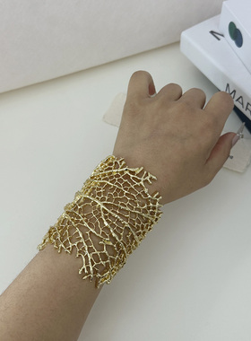2025新款个性百搭欧美风时尚潮流纹理树叶珊瑚形耳环开口手镯手环