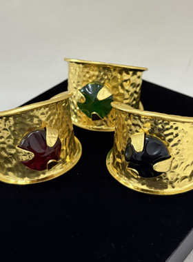 法式复古巴黎风金属锤纹镶嵌圆形树脂宝石手镯轻奢时尚高级感手饰