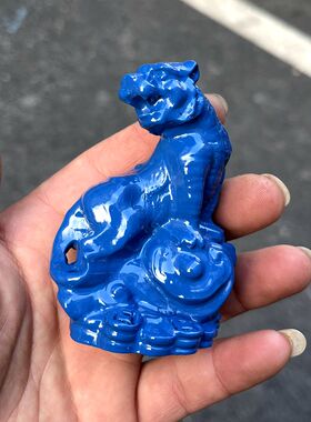 蓝色木雕老虎摆件实木十二生肖