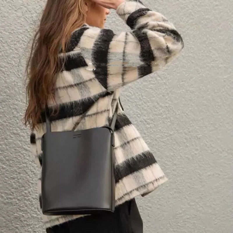 包包女2021新款手提水桶包大容量单肩托特包小众oak+Fort斜挎女包,淘宝优惠券,粉丝福利购,淘宝优惠卷