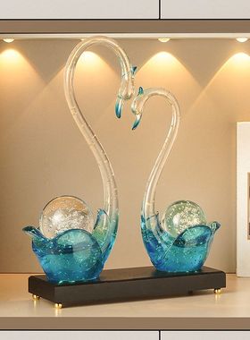 2025年新款天鹅摆件客厅展示柜轻奢家居装饰品新婚结婚新人礼物