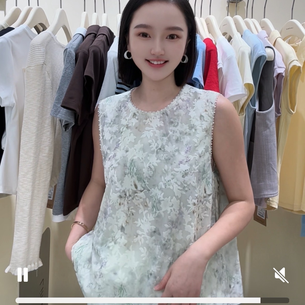 MISS RUILI 定制 2025夏季百搭宽松显瘦圆领无袖上衣F0914 - 图1