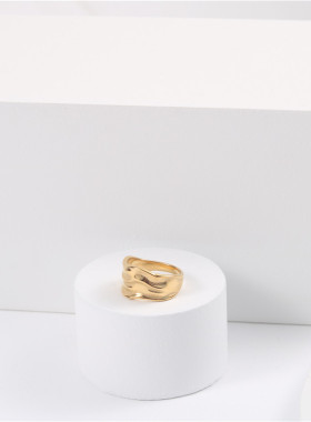 法式时尚冷淡风宽版锤纹指环钛钢镀18K金锡纸指环女设计师不规则