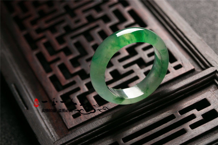Glowing Green Jade Ring Ice Green Ring for Men and Women