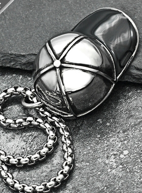 轻奢日韩潮人个性帽子吊坠男士韩版嘻哈钛钢项链挂件配饰品百搭