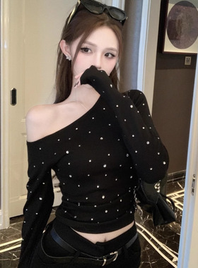 辣妹烫钻斜肩长袖T恤女秋季设计感别致抽褶修身显瘦短款打底上衣