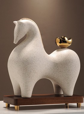 马上有钱陶瓷摆件招财办公室装饰