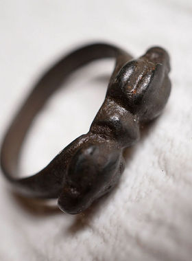 西藏藏地清代早期天铁托甲金刚杵多吉杵戒2.15cm 男女同款收藏品