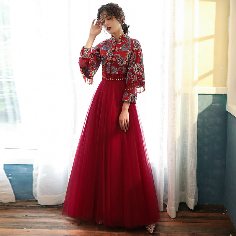 高端大气新娘冬季酒红色订婚礼服 薇绣礼服/晚装