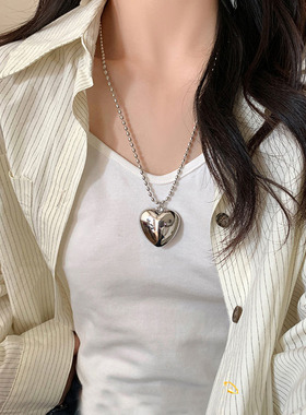 爱心吊坠项链女2025新款长款毛衣