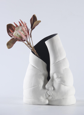 人脸亲吻陶瓷北欧风样板房间雕塑