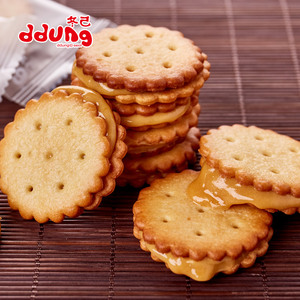 冬己饼干咸蛋黄黑糖夹心麦芽饼