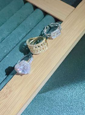 女锆石微镶重工满密钻戒指