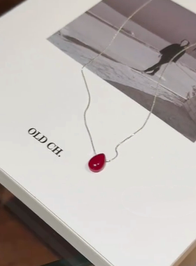 新中式红色简约小众气质轻奢锁骨