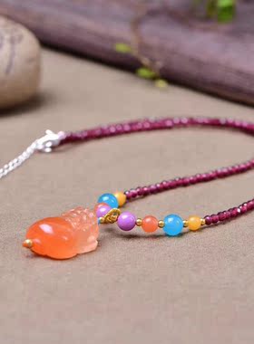 天然貔貅吊坠石榴石锁骨链