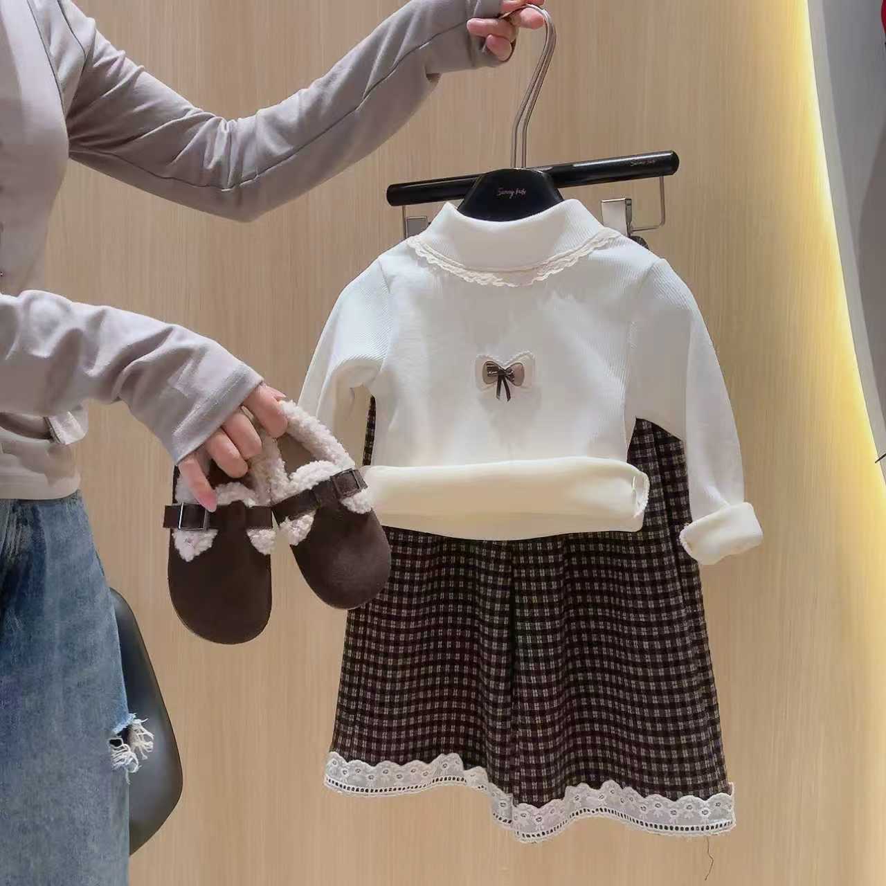 2025新款女童睡衣冬儿童冬季珊瑚绒小女孩男大童加厚法兰绒家居服 - 图0