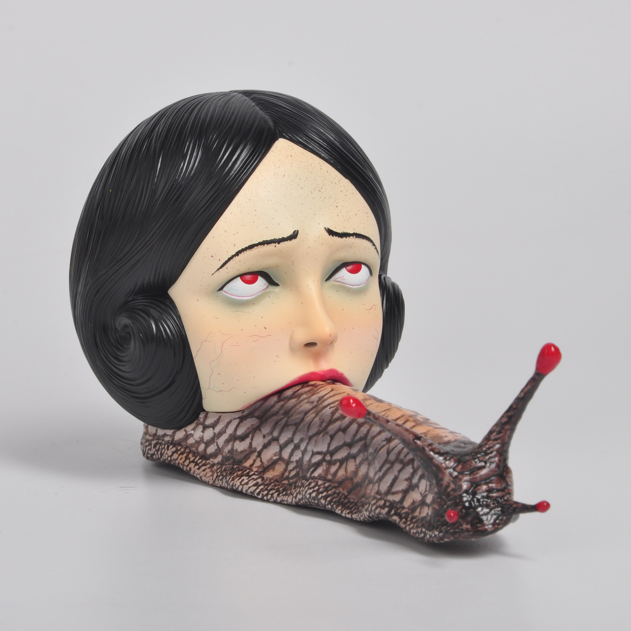 现货顺丰GUMO蛞蝓少女伊藤润二日本漫画周边聪明镇手办公仔摆件 - 图1