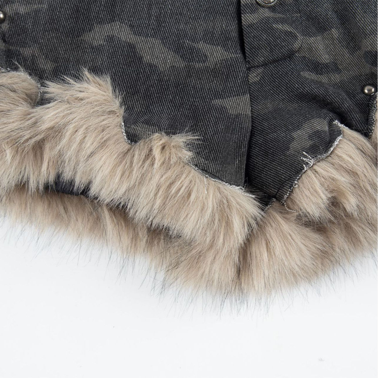 【蚀月镜】y2k千禧辣妹迷彩毛绒边短裤女秋冬加厚做旧低腰包臀裤,淘宝优惠券,粉丝福利购,淘宝优惠卷