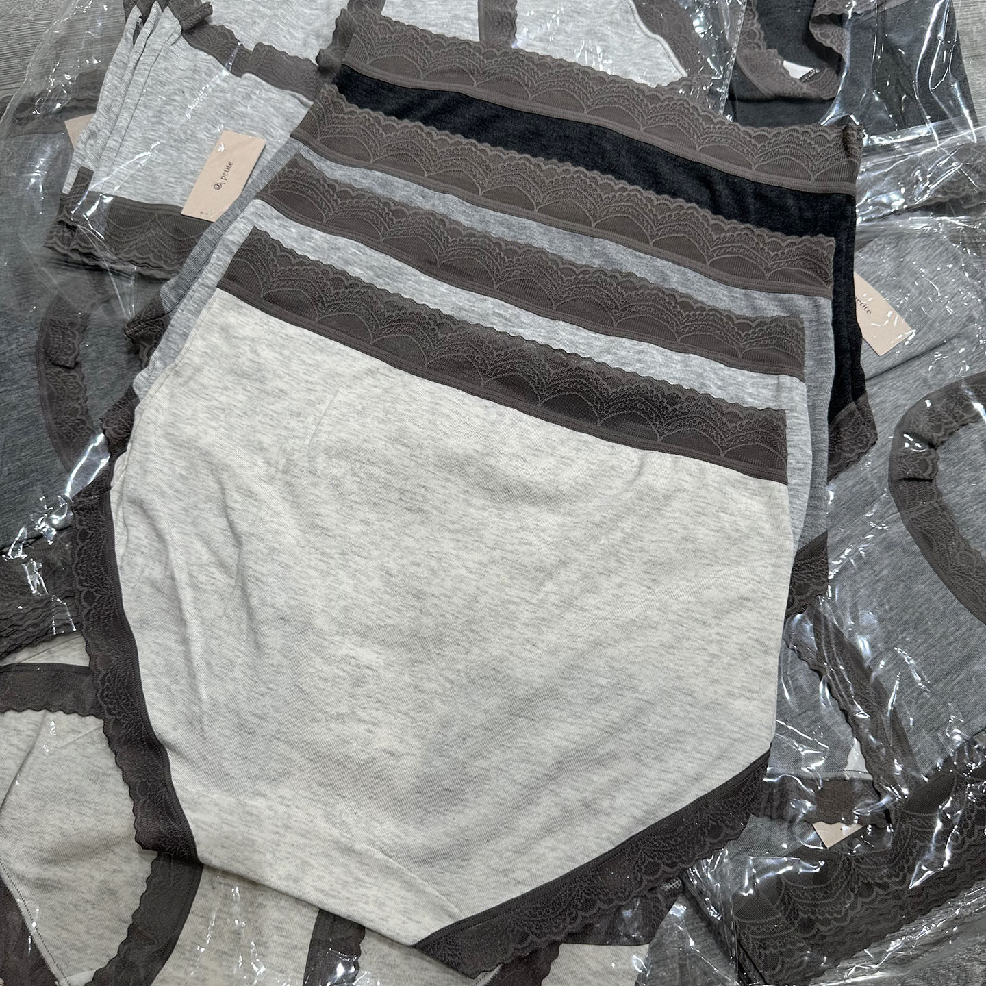 早秋新款格雷灰软乎乎细螺纹复古蕾丝蝴蝶结高级灰中高腰三角内裤,淘宝优惠券,粉丝福利购,淘宝优惠卷