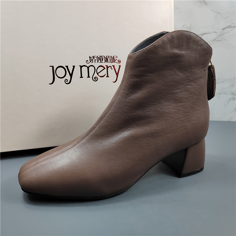 专柜正品头层牛皮粗跟马丁靴女2025冬季新款V口尖头切尔西瘦瘦靴 - 图1