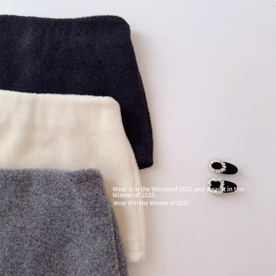 Children's Korean skirt 2025 autumn and winter plus velvet baby fashionable and versatile A-line retro furry short skirt hip skirt 9