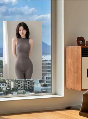 新款紧身衣瑜伽美女海报墙画自粘贴纸出租屋客厅防水简约室内贴画