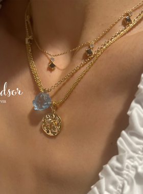 温莎立体玫瑰花硬币小黑钻项链