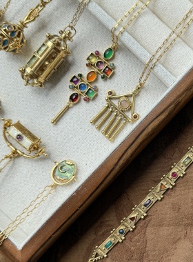 现货LA2L法国草莓晶镶嵌流苏纯手工立体复古高级长款项链POUR TOI