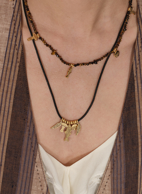 现货DACCORD奇趣雨林多吊坠雕刻复古镀金黑绳项链吴昕豆豆同款