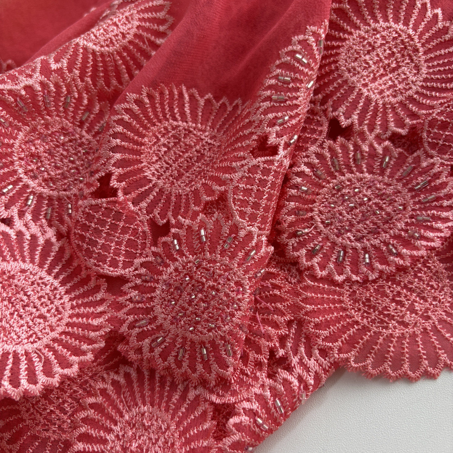 手工钉珠包头巾 重工刺绣精致时尚百搭真丝围巾丝巾女2A3/002020,淘宝优惠券,粉丝福利购,淘宝优惠卷